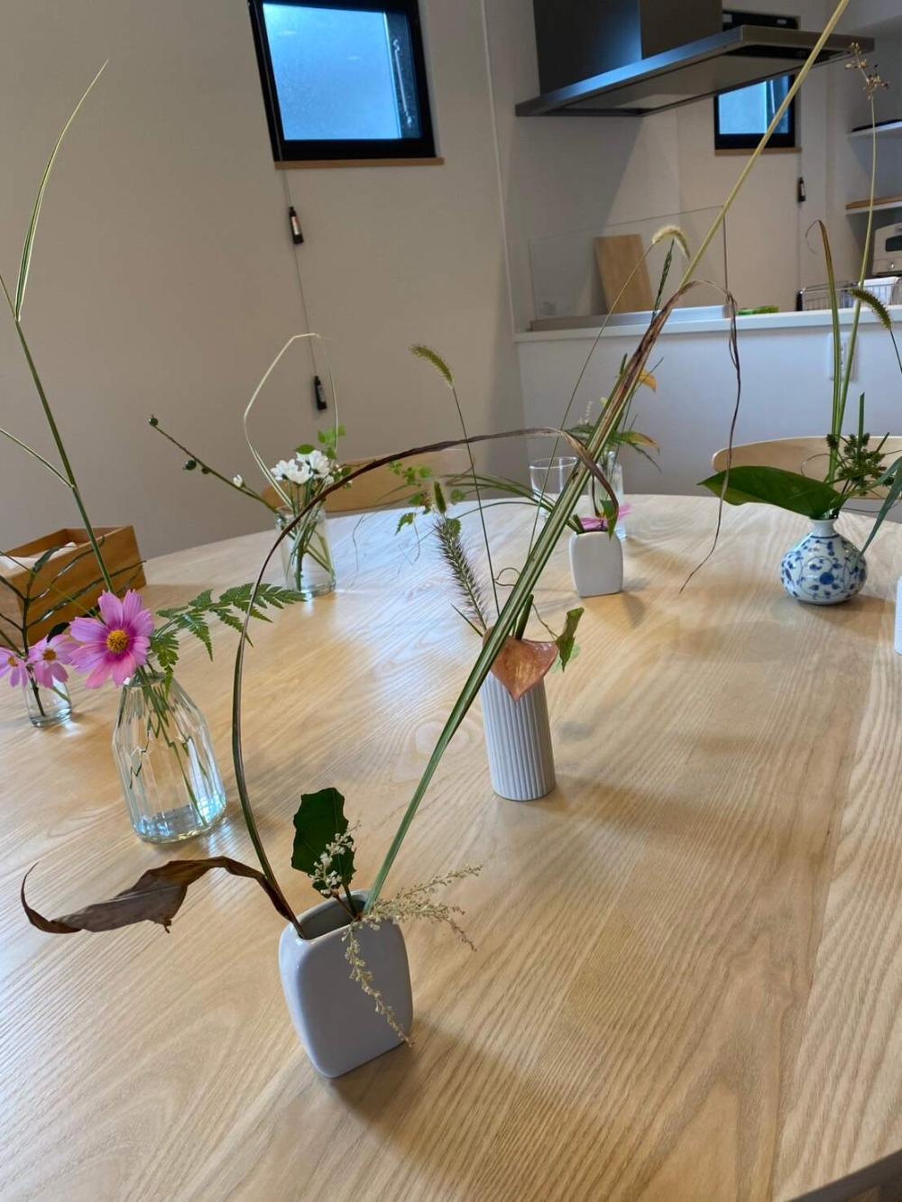 身近な草花を使った生け花体験