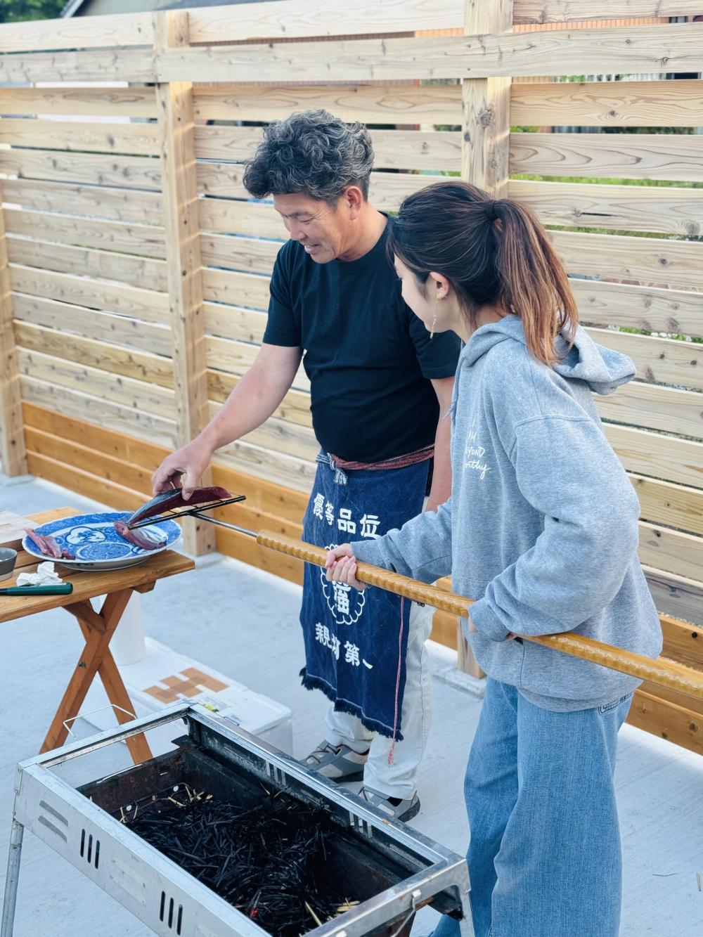  東洋町でカツオ藁焼き体験